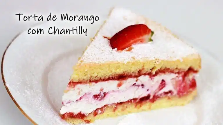 Torta de Morango com Chantilly