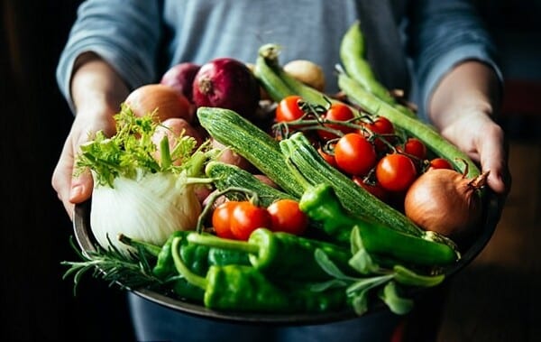 Sete parte de alimentos que jogamos fora, mas que fazem bem a saúde