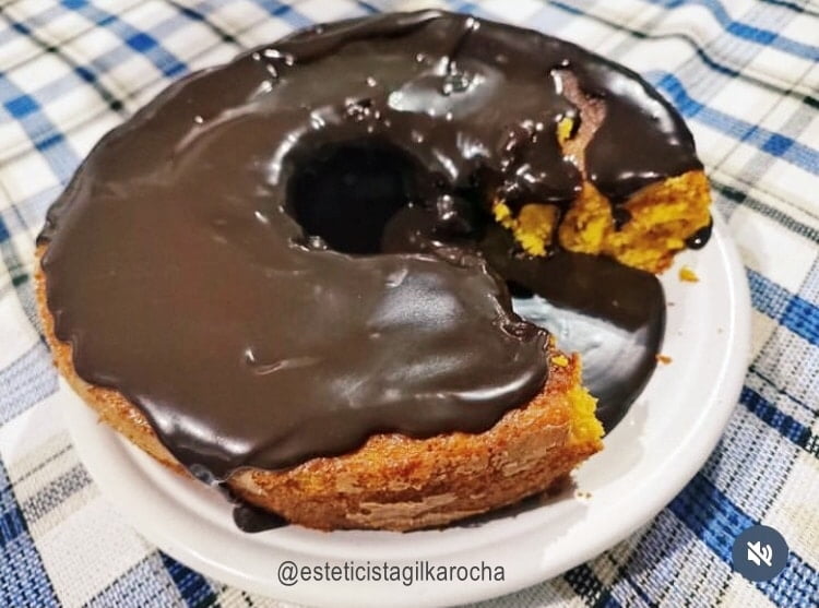 Bolo de cenoura vulcão